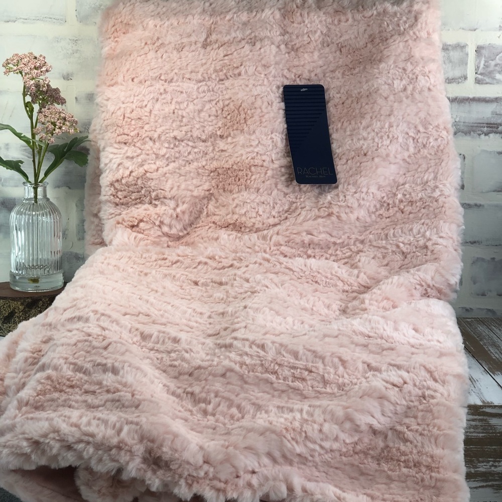 Pink Faux Fur Blanket Throw